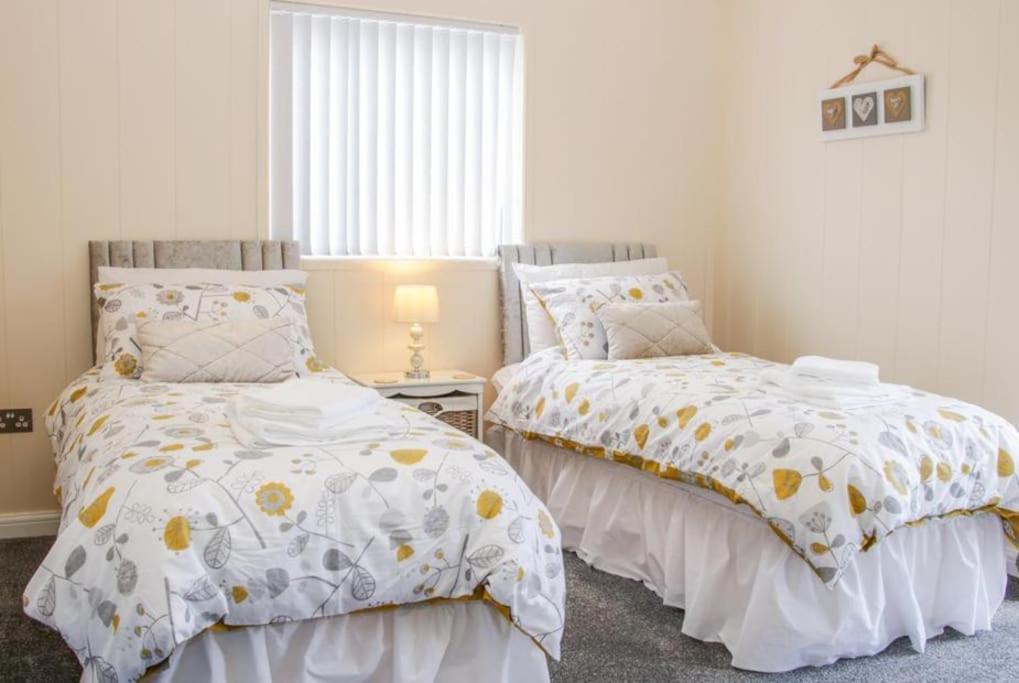 Fabulous Detached Lodge With Hot Tub Two Nights Minimum Stay Bridgnorth Exterior photo