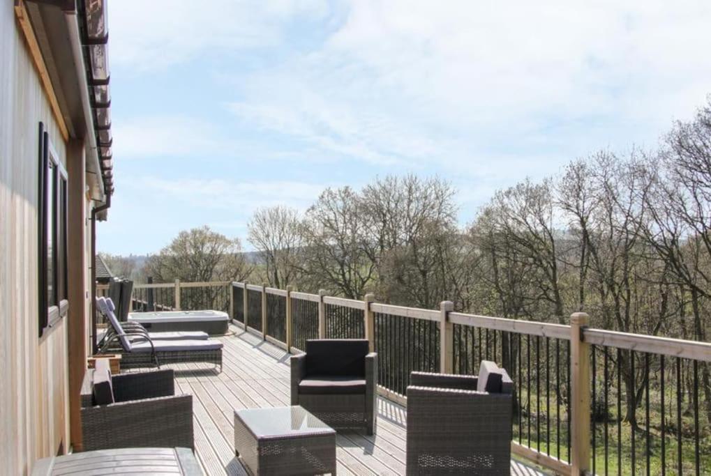 Fabulous Detached Lodge With Hot Tub Two Nights Minimum Stay Bridgnorth Exterior photo